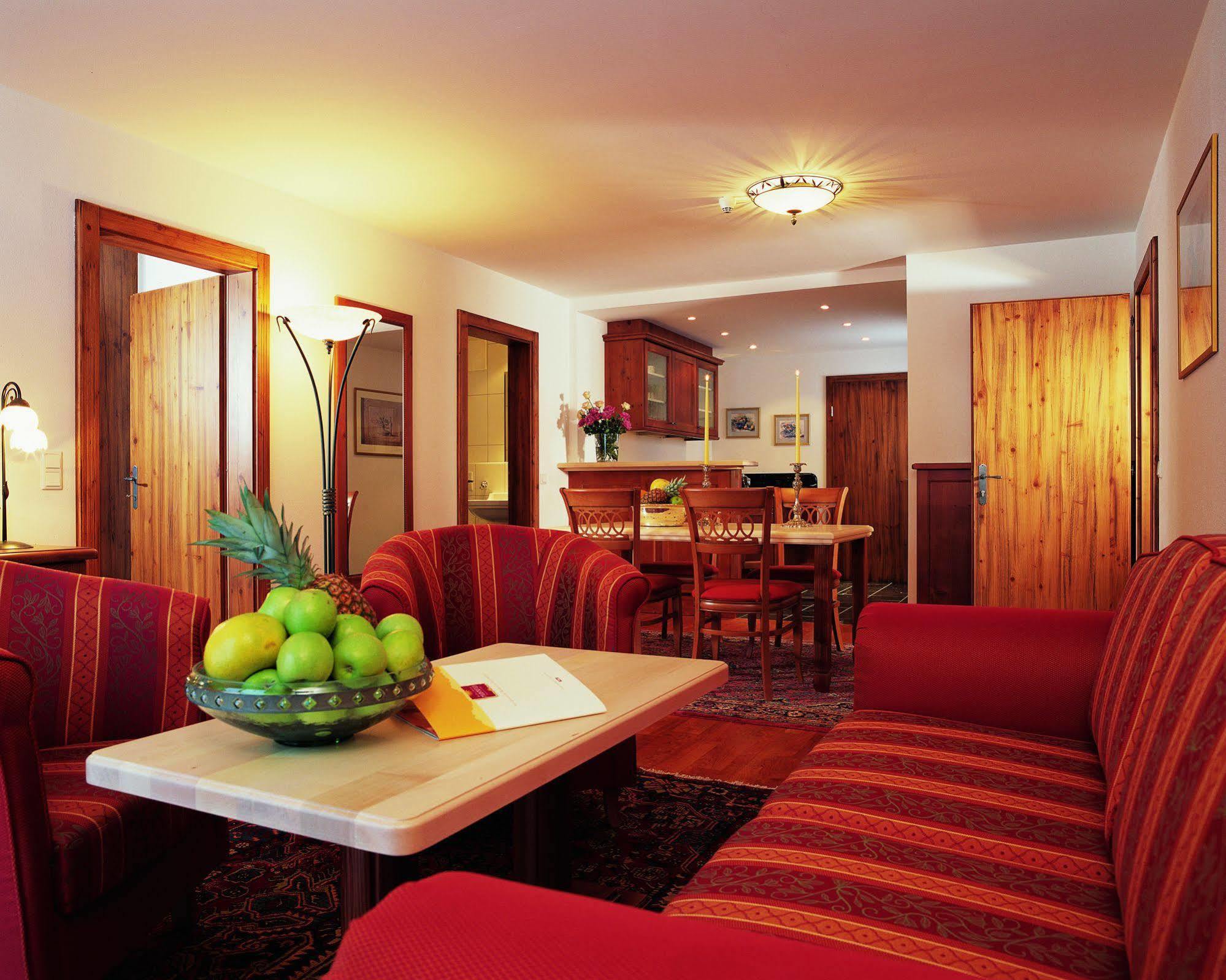 Hotel Hubertus Brixen im Thale Ruang foto